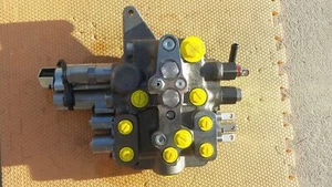 John Deere AT460671 Control Valve Backhoe Loader 310SL 410L HL 6610-D8 OEM NEW - Picture 1 of 9