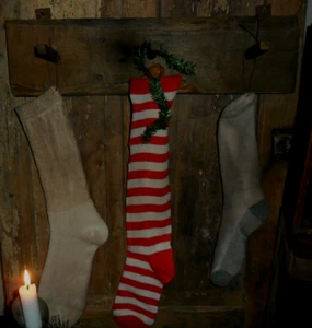 Primitive Old Peg Board, w/ (3)  Christmas Stockings, Square Pegs - Old Cabin - Picture 1 of 6