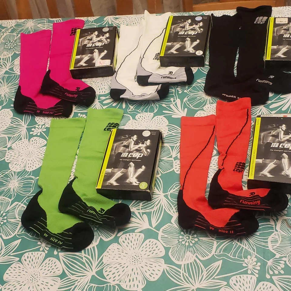 CEP - 女式渐进式压缩全跑步袜挑选尺寸和颜色 — 第 1/4 张图片