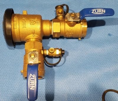 Zurn Wilkins 1" 720AU Pressure Vacuum Breaker Assembly with Union Ball Valve - Image 1 of 4