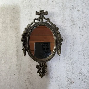 Espejo colgante vintage pequeño de latón - Imagen 1 de 4