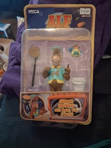 NECA ALF COLLECTABLE FIGURE NEW ON CARD - Picture 1 of 3