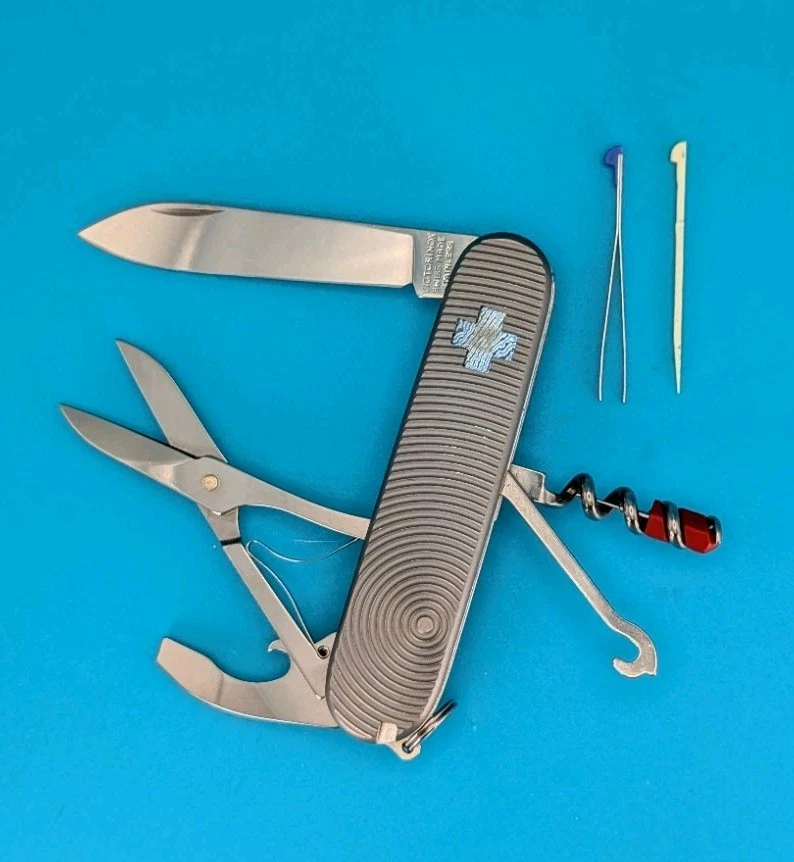 Navaja suiza compacta Victorinox personalizada multiherramienta 91 mm Foto 1 de 4