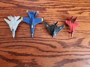 LOTE DE 4 aviones diecast de metal vintage - Imagen 1 de 3