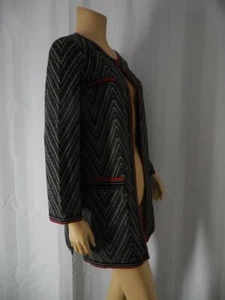 MISOOK Jacke Blazer Gr. Small schwarz grau rot Besatz Chevron Muster Neu mit Etikett - Bild 1 von 5