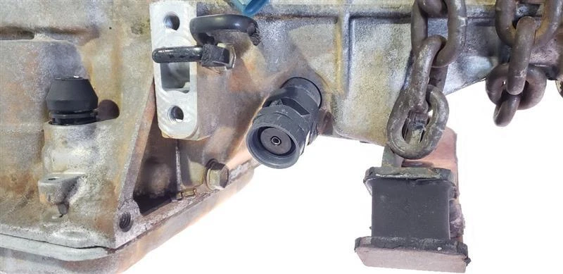 Transmission Assembly Automatic Transmission 3.0L 6 Cylinder OEM 97 98 Montero - Imagem 1 de 4