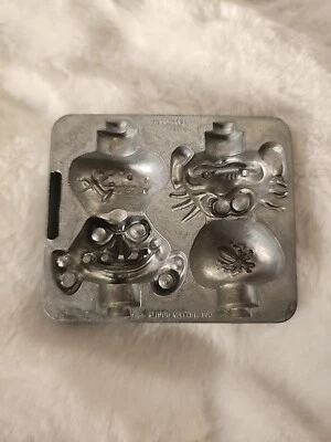 Vintage 1965 Mattel Thingmaker Creeple People Mold 4482-054A Two Heads - Image 1 of 4