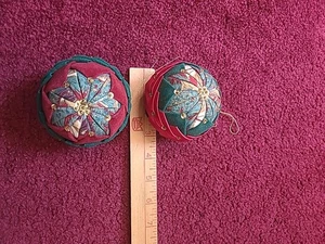 VTG Lot 2 Beaded Handmade Push Pin Christmas Ornaments Unique Ribbon Oragami MCM - Picture 1 of 11