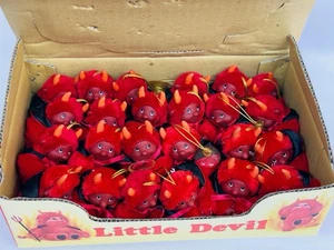 Colgador de colección Russ Berrie Hot Stuff Little Horned Devil Hugger de los años 80 24 piezas - Imagen 1 de 6