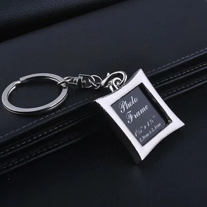 5 Pezzi Coppia Portachiavi Amanti Portafoto Mini Cornice Portafoto Charm - Foto 1 di 12