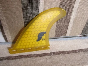 Futures Fin SG 4" Tall one (1) Only Center yellow/gold - Picture 1 of 3
