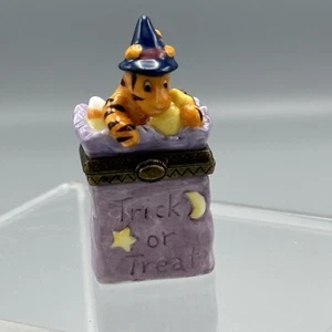 De colección Disney Halloween Truco o Trato Bolsa Tigger Bisagras Caja Diseño por MCF - Imagen 1 de 8