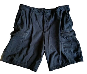 Izod Mens Size 38 Bermuda Shorts Chinos Navy Hook Loop Cargo Slash Pockets - Picture 1 of 7