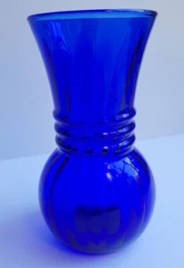 Indiana Glass Cobalt Blue Swirl Vase 6.5” Tall Made In USA #31495 Has 1 Bubble - Picture 1 of 12
