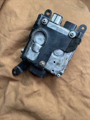 MÓDULO DE DIRECCIÓN LEXUS IS250 IS350 DIRECCIÓN ASISTIDA ELÉCTRICA 06-08 89650-53020 0-G1102-00040 112900-0877 Foto 1 de 4