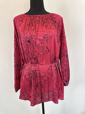 Kate & Mallory Mujer 1X Rojo Estampado Floral Satinado Corbata Cintura Elegante Top Arrugado Foto 1 de 4