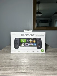 BACKBONE One Mobile Gaming Controller For iPhone Lightning Connectivity Black - Picture 1 of 4
