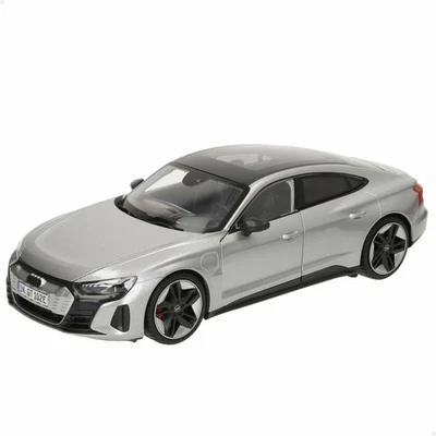 Macchina Bburago GT-Audi RS E-TRON GT 2022 1:18 - Immagine 1 di 4