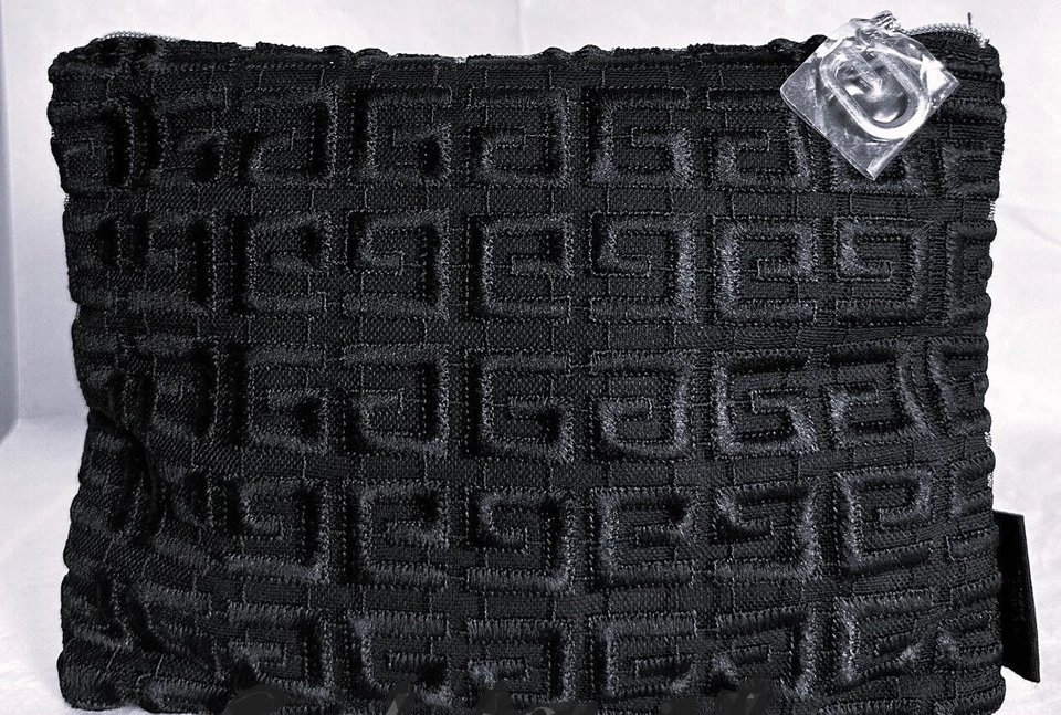 Givenchy 4G CLUTCH Cosmetic Makeup POUCH Crochet Bag Black Limited Edition
