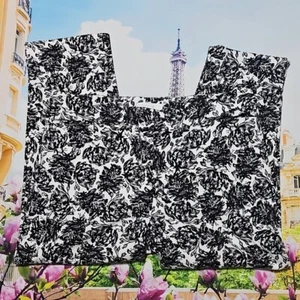 Chicos Black and White Floral Capri Pants Size 1.5 - Picture 1 of 6