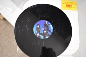 KISS-UK 12" VINYL SINGLE-CREATURES OF THE NIGHT-LTD EDITION-ETCHED AUTOGRAPHS - Picture 1 of 2