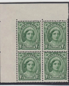 Stamps Australia 1&1/2d green queen mum no watermark block 4 substituted cliche - Picture 1 of 2