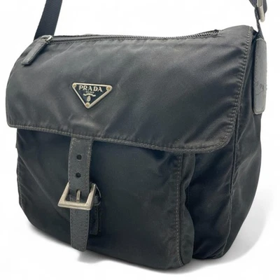 Bolso de hombro Prada en nailon negro con logotipo triangular Foto 1 de 4