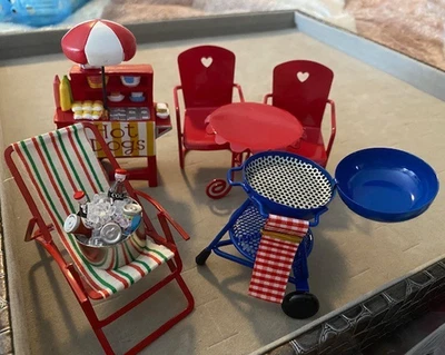 Lote de muebles para casa de muñecas exterior bistró parrilla soporte para perros calientes decoración salón de colección - ahora Foto 1 de 4