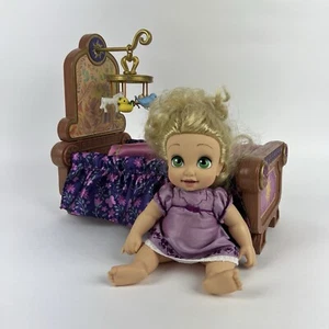 Disney Animators Baby Rapunzel Kinderbett/Kinderbett Set Disney Store verworrene Puppe Spielset - Bild 1 von 6