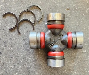 Federated P393 Made in USA NOS Open Box Nissan Subaru U-Joint Universal Joint - Foto 1 di 4