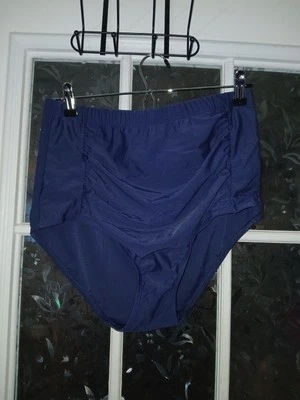 Calzoncillos de natación Avenue cintura alta pantalones de bikini adelgazantes azul marino talla 16 fruncidos  Foto 1 de 4