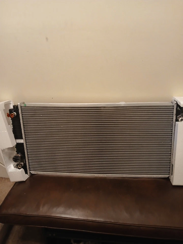 Radiador para Cadillac DeVille 1994 1995 1996 1997 1998 1999 Foto 1 de 3