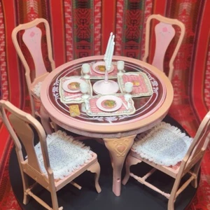 Barbie Magical Mansion 1990 Esstisch & Stühle RAR Spanplatten 97% Komplett! - Bild 1 von 24