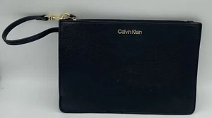 Calvin Klein Handgelenktasche Saffiano Leder Handgelenktasche schwarz - Bild 1 von 4