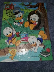 Rompecabezas vintage 1986 de Walt Disney's Huey, Dewey y Louie dorado 100 piezas - Imagen 1 de 2