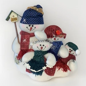 Vintage arte popolare pupazzo di neve famiglia tessuto voliera e uccellino inverno decorazione vacanze campagna - Foto 1 di 9