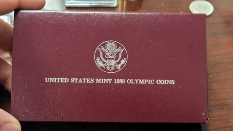 1988 D US Mint Olympic Silver Dollar Uncirculated w/Box & COA 90% Silver Cover
