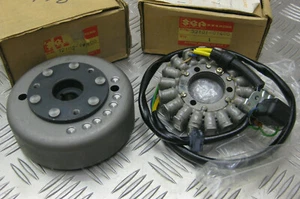 SUZUKI CS125 1983, NEW ORIGINAL MAGNETO ASSY, 32101-01400 / 32102-01400 - Foto 1 di 6