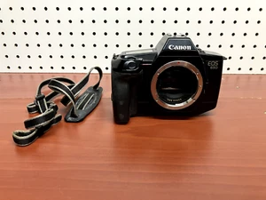 Rare Vtg CANON EOS 650 35mm FILM SLR Analog CAMERA - Body ONLY - Picture 1 of 11