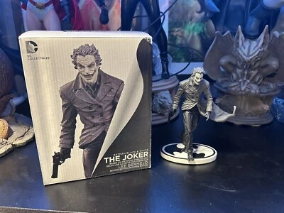 BATMAN: BLANCO Y NEGRO Estatua LEE BERMEJO JOKER DC Direct Foto 1 de 4