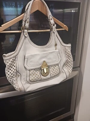 Bolso de hombro grande Cole Haan de cuero granulado ondulado blanco Foto 1 de 4