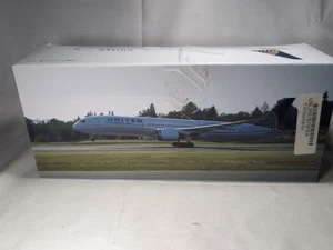 Pacmin Boeing 787-9 Dreamliner 1/200 Scale United Airlines Plane New Box *Read* - Picture 1 of 14