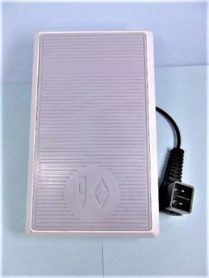 Foot control for Bernina 930 1020 1090 1120 1130 1230 1530 1630 +more NEW! - Image 1 of 3