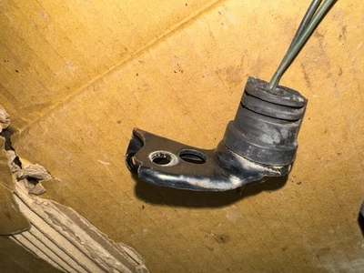 88,89,90 yamaha dt-50lc oem front righ turn signal  bracket, 17W-83369-00-00 - Image 1 of 3