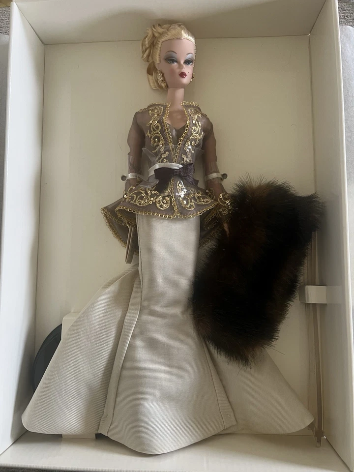 Capucine Silkstone Barbie Doll 2002 Mattel B0146 Fashion Model Collection - Image 1 of 4