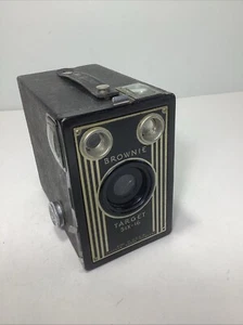 1940's Brownie Box Camera Target SIX-16 Eastman Kodak Co. Collectible - Picture 1 of 9