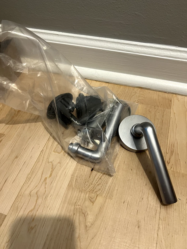 Alavanca de maçaneta com quadrado redondo contemporâneo moderno - Imagem 1 de 1