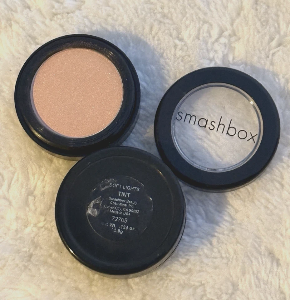 Smashbox Soft Lights 彩色粉饼,0.134 盎司/3.8 克全新 HTF 罕见损坏帽 — 第 1/4 张图片