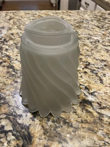 Hunter Ceiling Fan Replacement Glass Shades TRIANGULAR Twist In Type - Picture 1 of 6