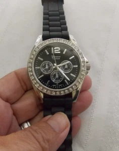 Reloj Pulsera Geneva Platino Estrás Banda Negra Movimiento Japón Sin Probar #N30 - Imagen 1 de 10